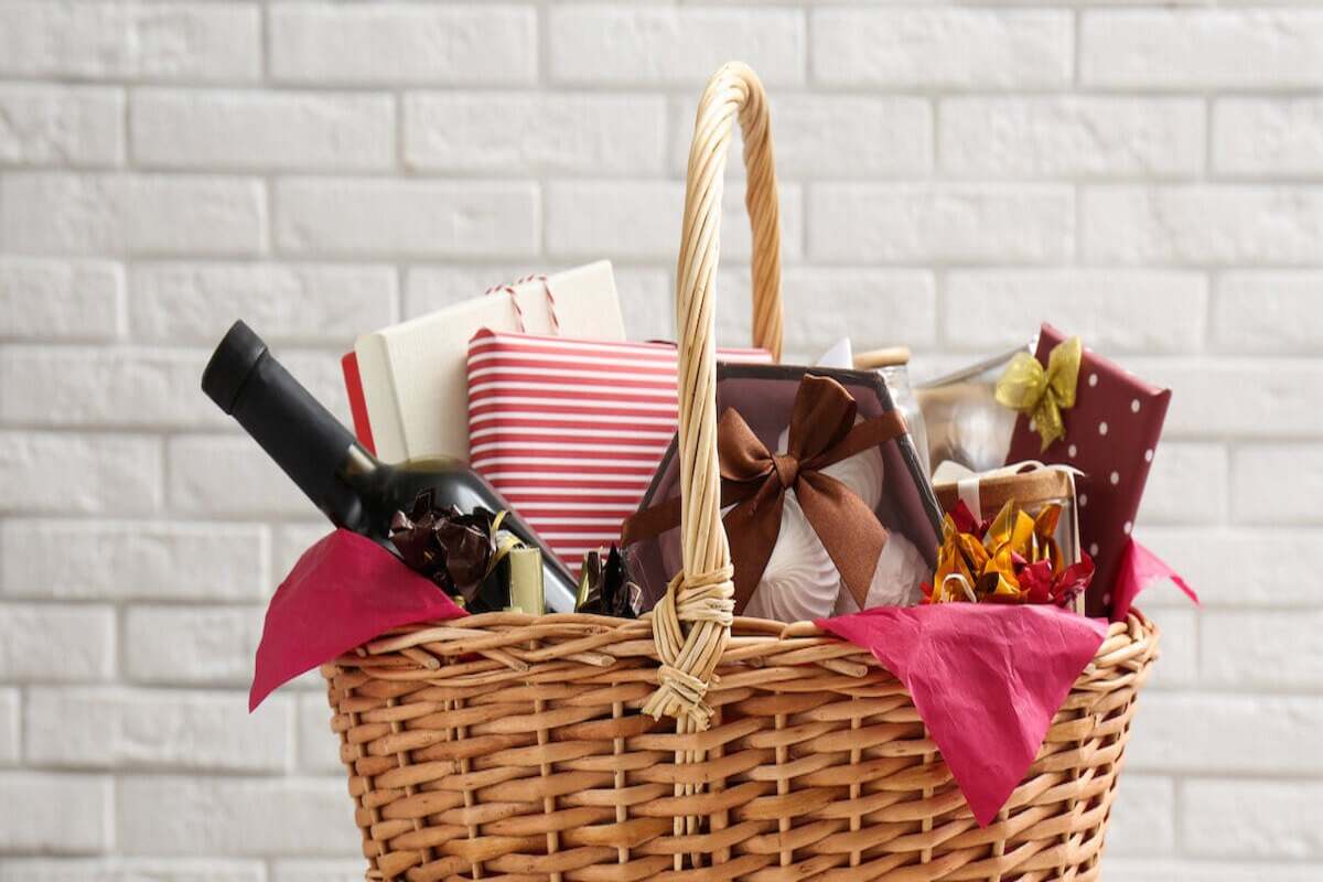 All You Need To Learn About The Valentines Day Hampers